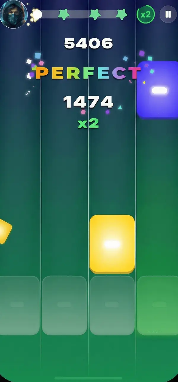 Beat Maker Pro game mode: tiles falling in four lanes, with a Perfect hit and the combo multiplier